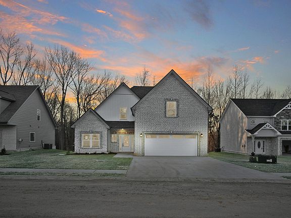 2nd image of 11 Glenstone Vlg
