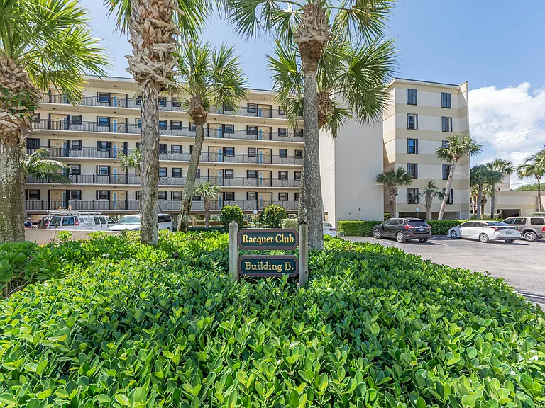 3939 Ocean Dr #201B — Photo 1