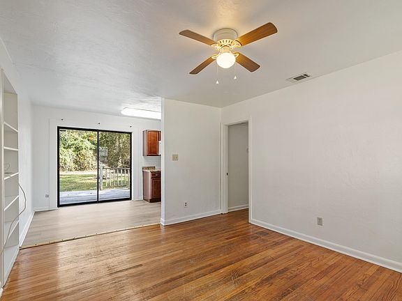 4th image of 2419 Dozier Dr