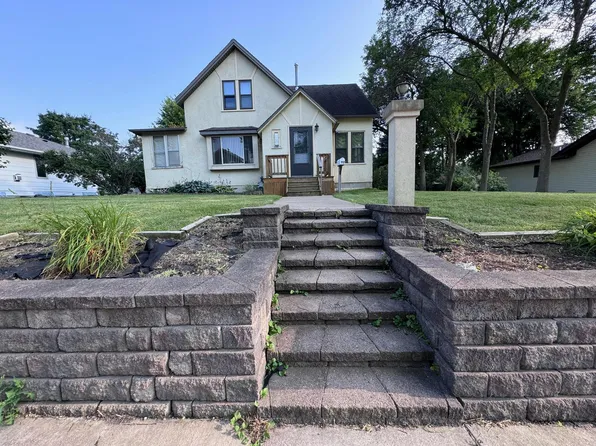 112 1st St SW, New Prague, MN 56071