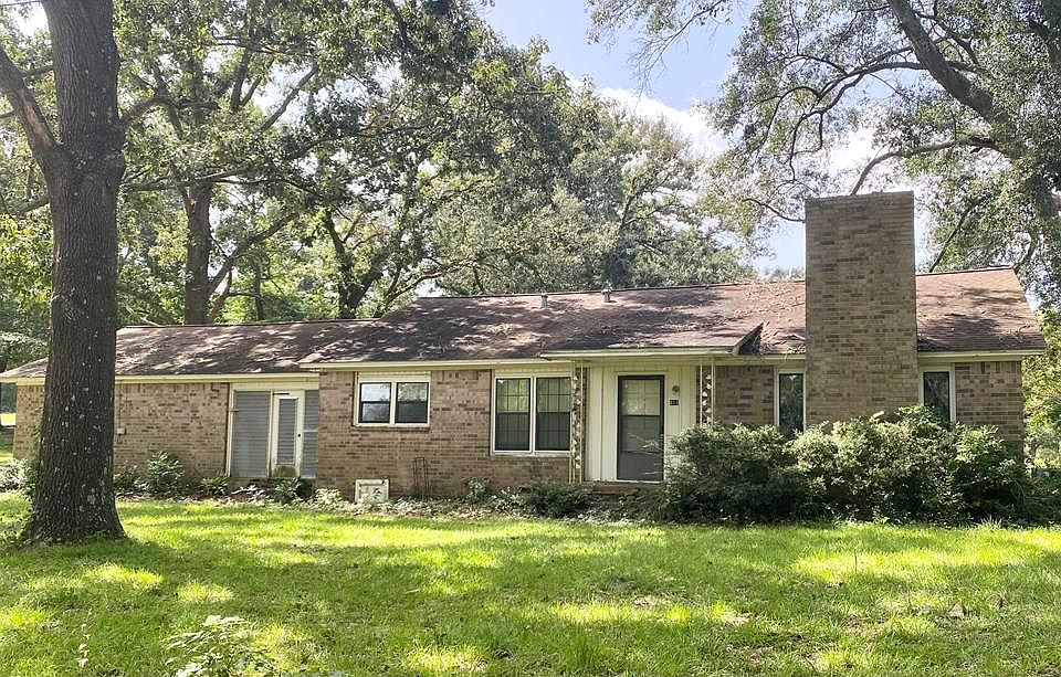 1st image of 811 Eucalyptus Ave
