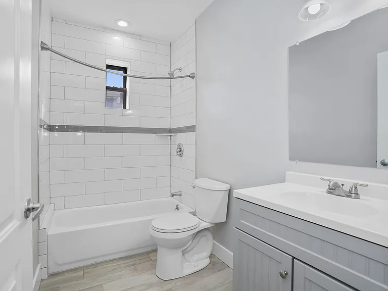 775 Atlantic St #3L — Photo 6