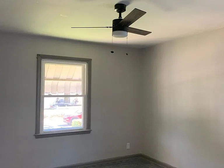 1395 Oakwood Ave — Photo 18