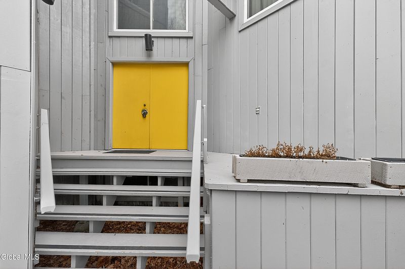 4th image of 4 E Van Leuven Drive