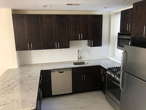 2nd image of 2215 Saint Albans St #2