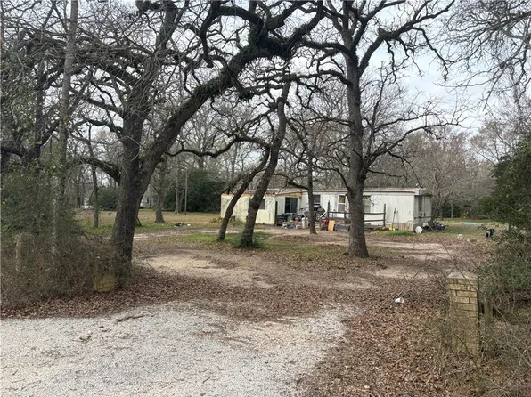8443 Twisting Trl, Bryan, TX 77808
