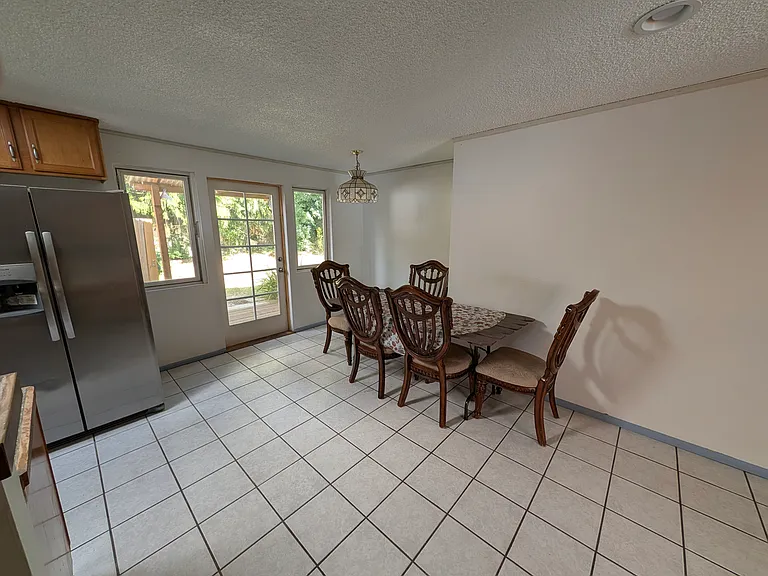 Dining area right next to the kitchen