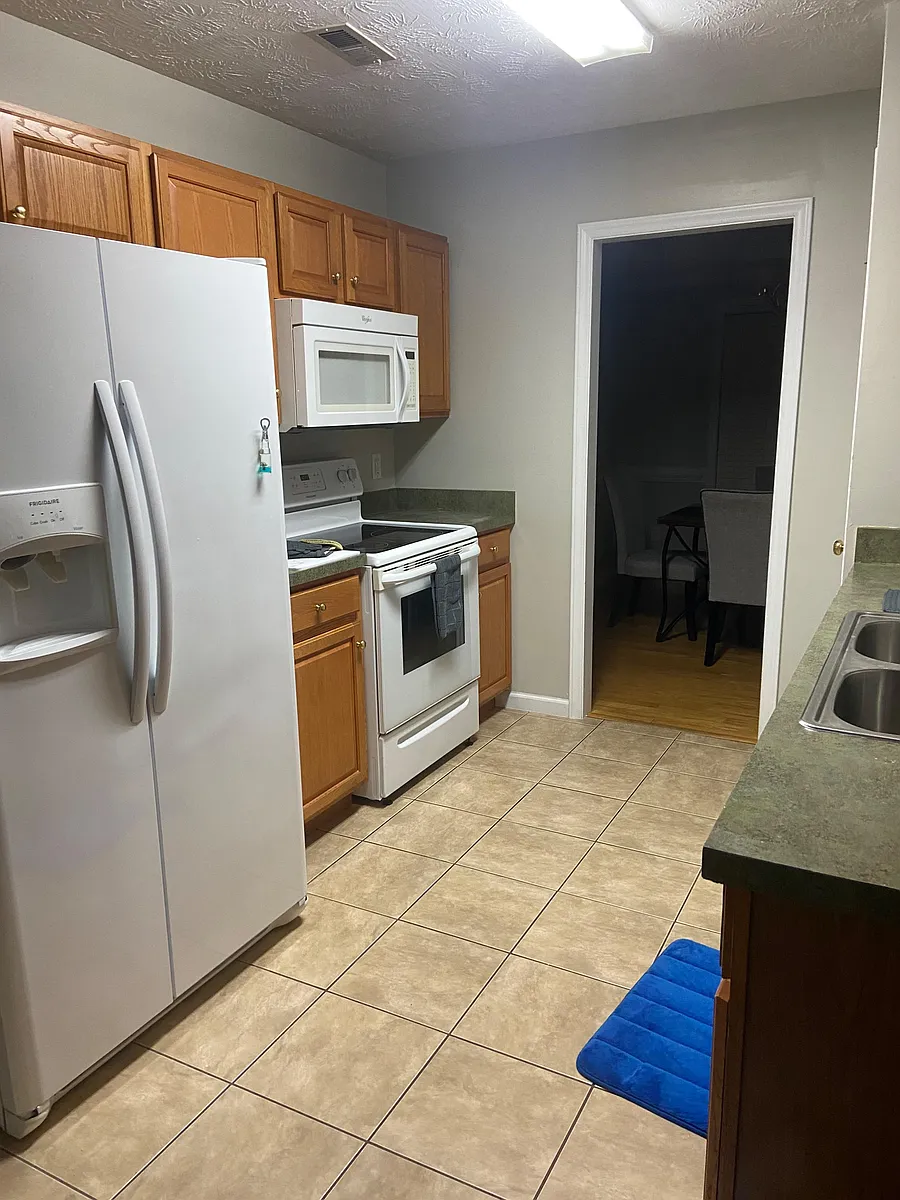 Kitchen Area - Lenoir Dr