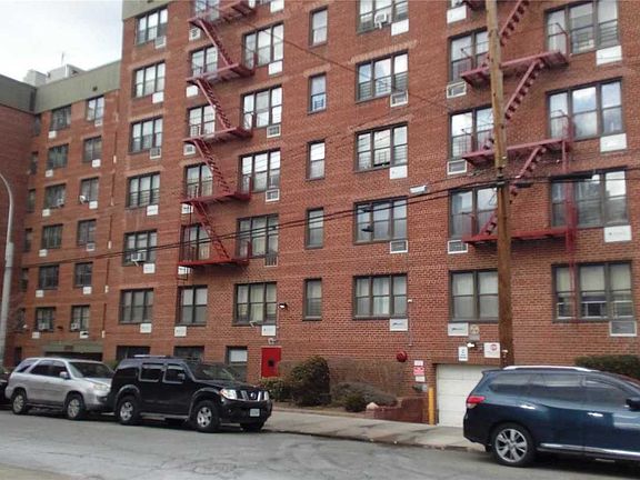 3rd image of 17545 88th Ave APT 6A