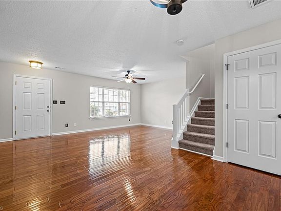 5th image of 150 Tannenbaum Cir