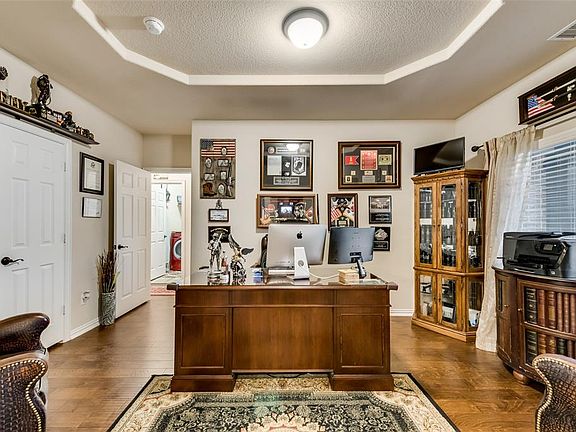 5th image of 1005 Sterling Trace Dr