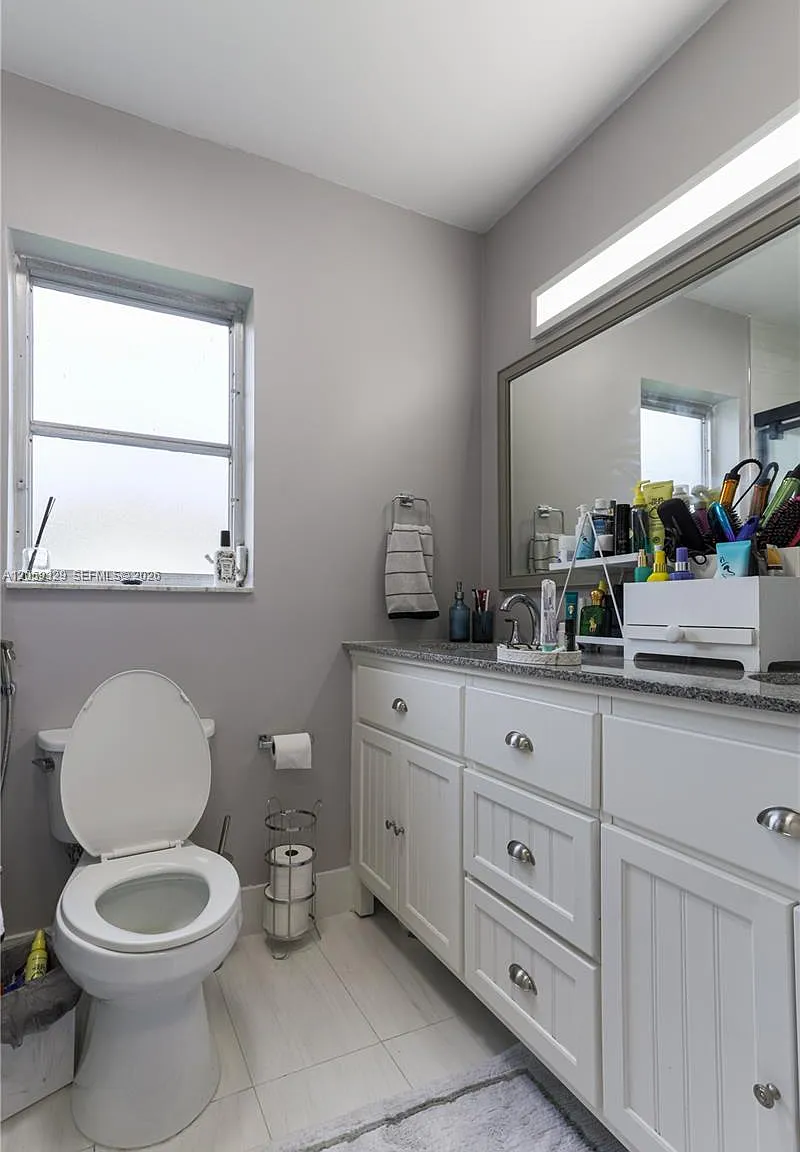 4 bed, 1629 sqft, $3,800 — Photo 2