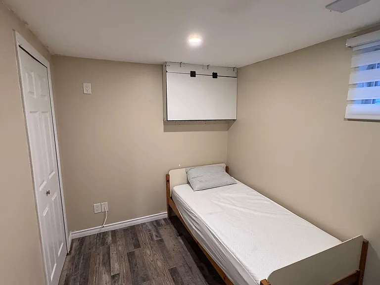 170 Louth St #BASEMENT — Photo 23