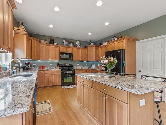 5th image of 936 Stony Creek Ln