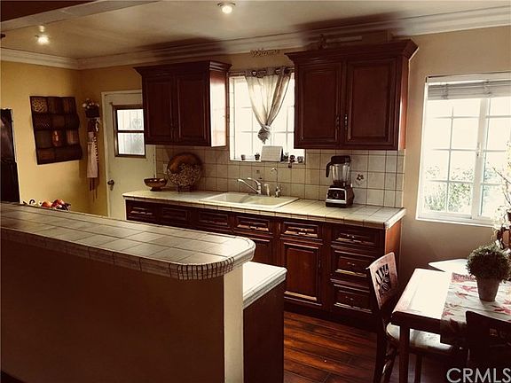 5th image of 1522 E Cruces St