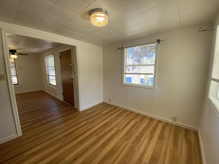 710 W Broccoli St — Photo 7