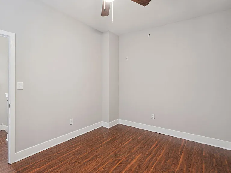 2001 Spring Garden St #305 — Photo 24