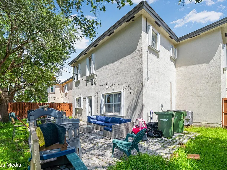 3160 NE 1st Dr — Photo 34