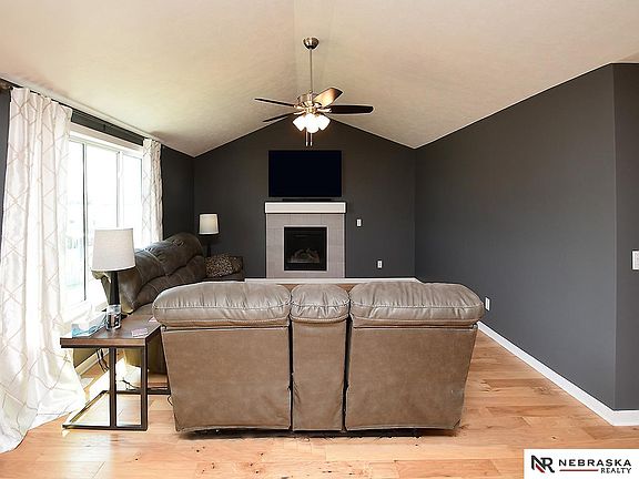 4th image of 9026 S 74th St