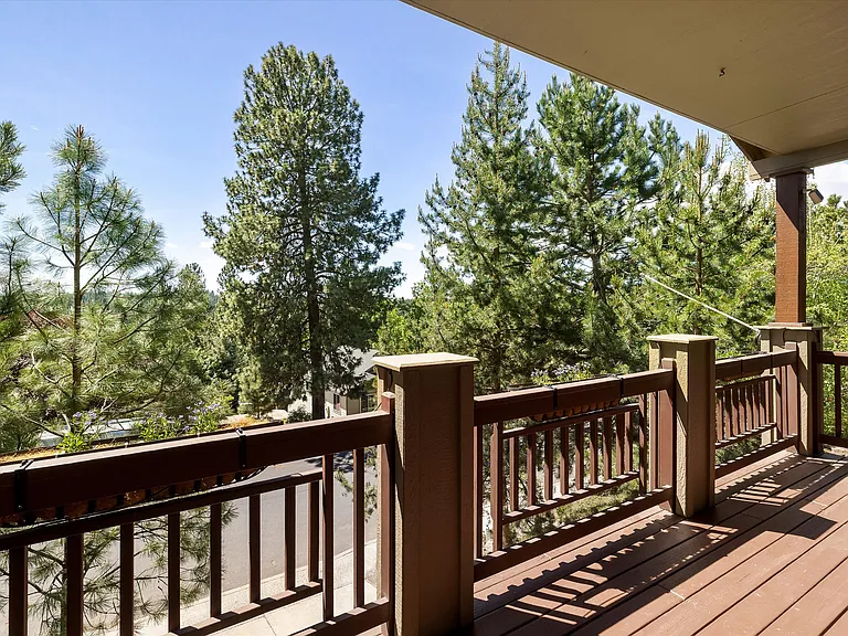 2106 NW Black Pines Pl — Photo 3