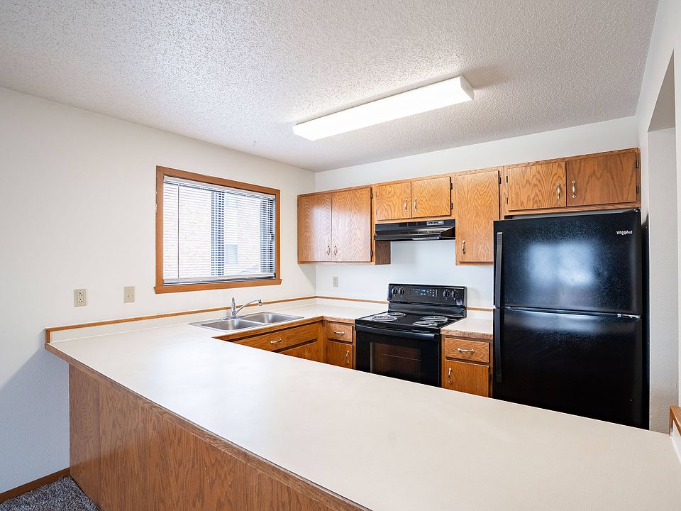 Fargo, ND Westwood Estates | 21B | Kitchen