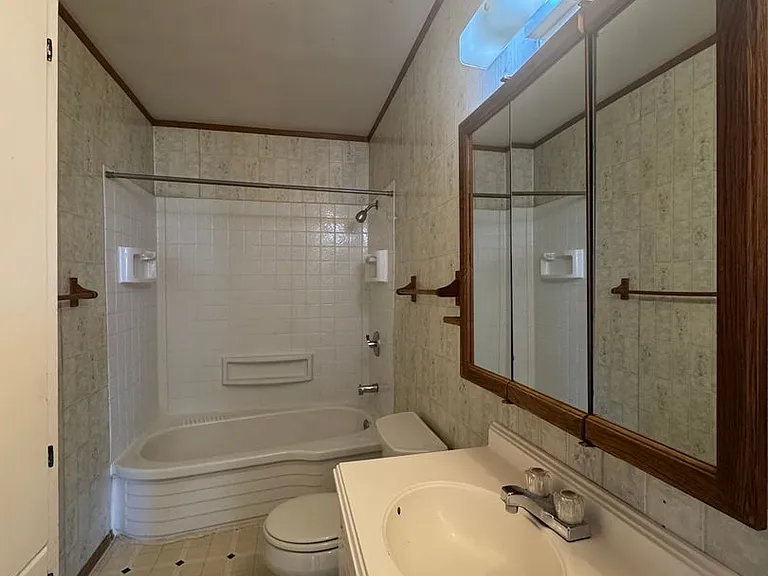 407 N Lincoln St — Photo 5