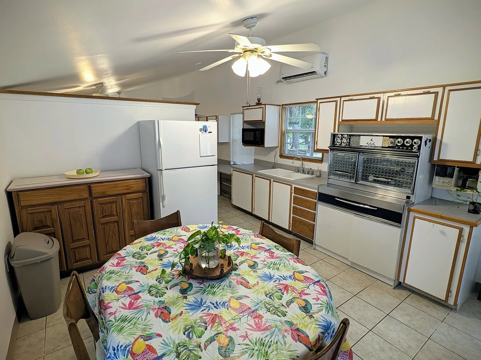 Studio, 575 sqft, $1,150 — Photo 4