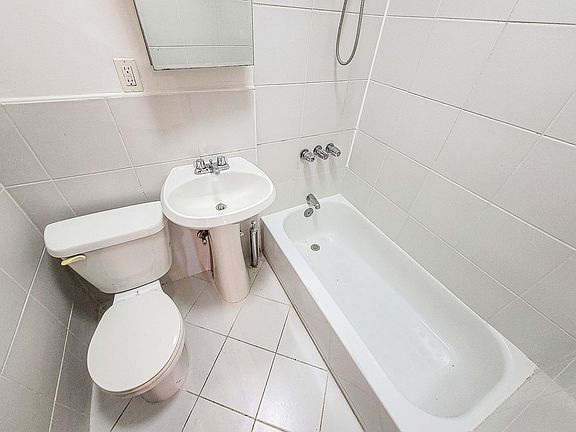 5th image of 2252 1st Ave APT 2A
