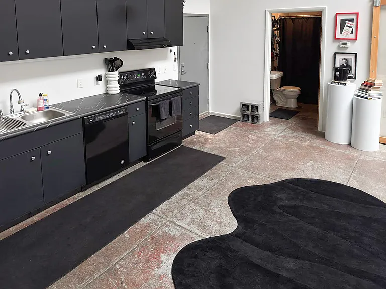 410 N Craig St #D — Photo 9