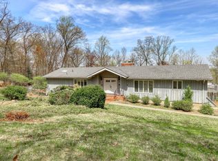 893 Cherokee Ln, Franklin Lakes, NJ 07417