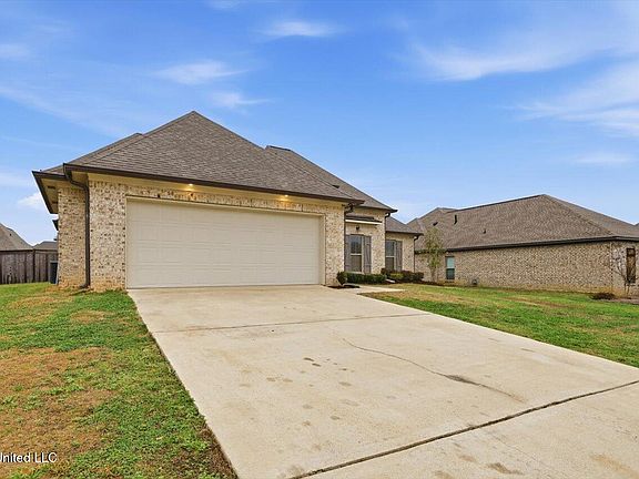 3rd image of 606 Conti Dr