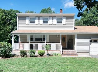 32 Cannonball Rd, Wanaque, NJ 07465