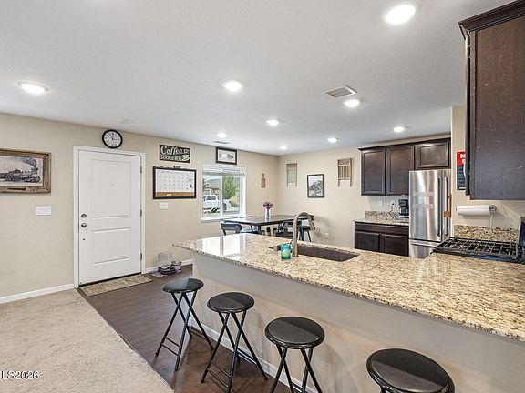 3rd image of 646 Osino Dr