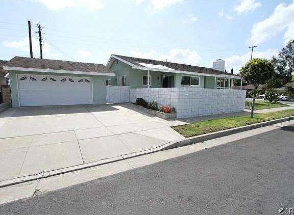 3rd image of 18632 Saint Andrews Pl