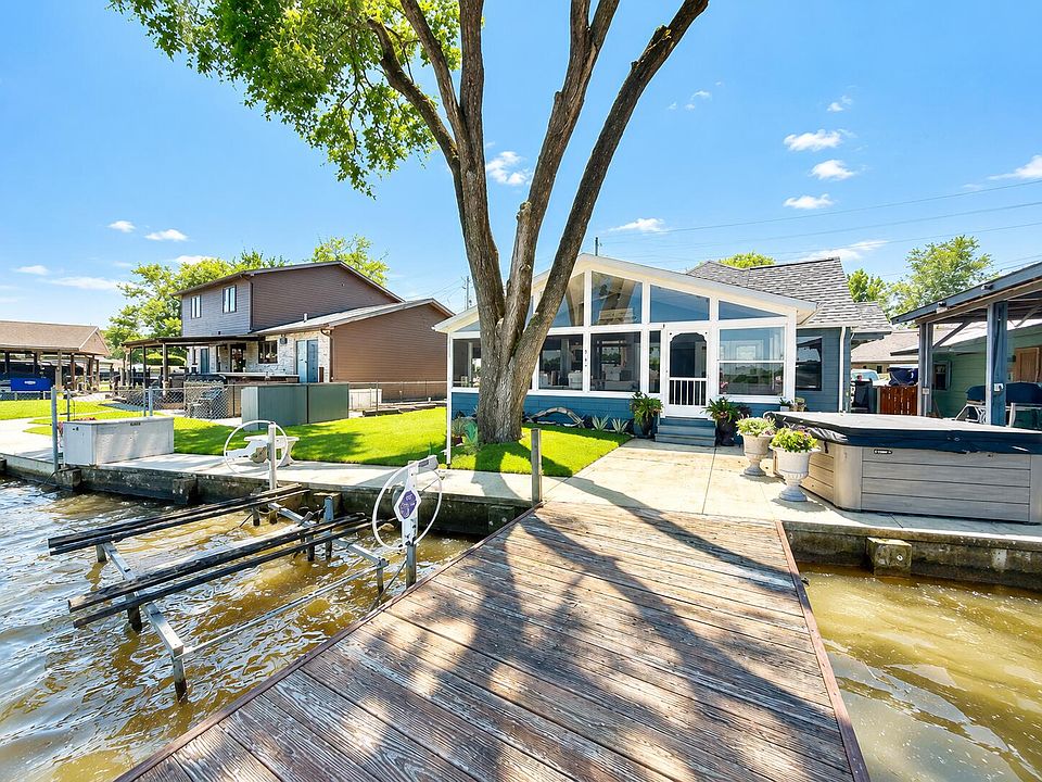 1st image of 9292 Buckeye Dr