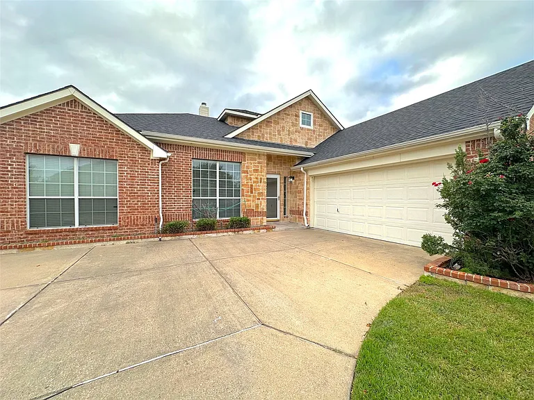 1579 Poets Way — Photo 30