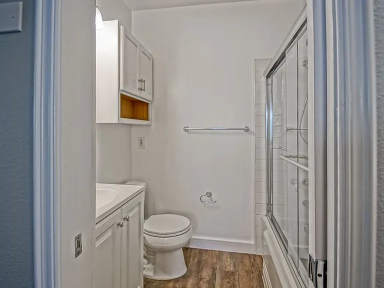2404 Sebald Ave — Photo 24