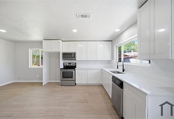 4th image of 7530 Millbrae Ln