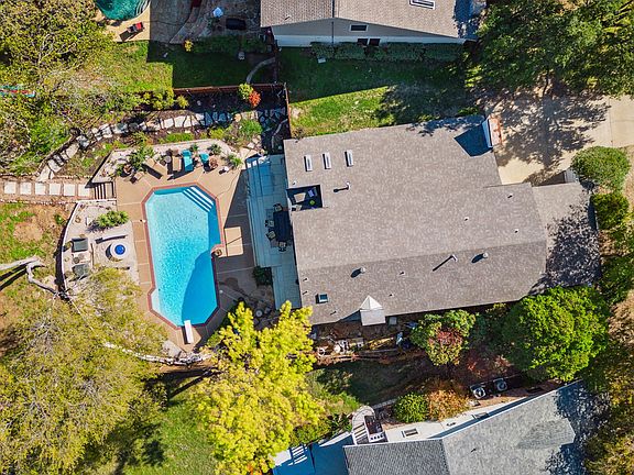 2nd image of 2321 Clearview Ct
