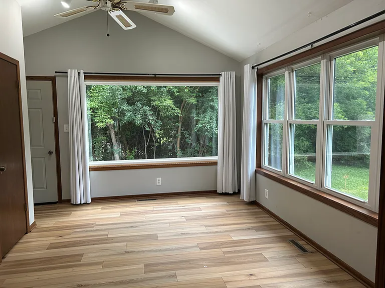 2711 Albany Ct — Photo 7