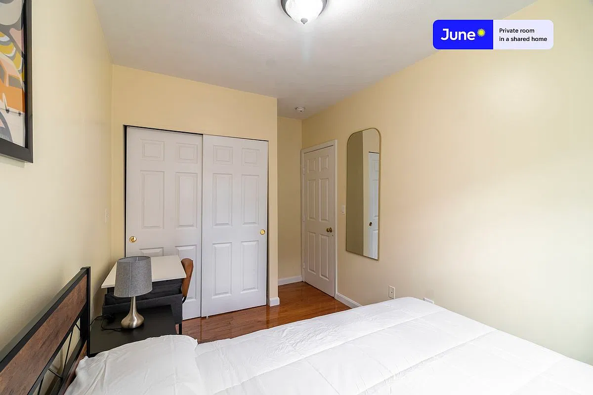277 Paris St — Photo 3