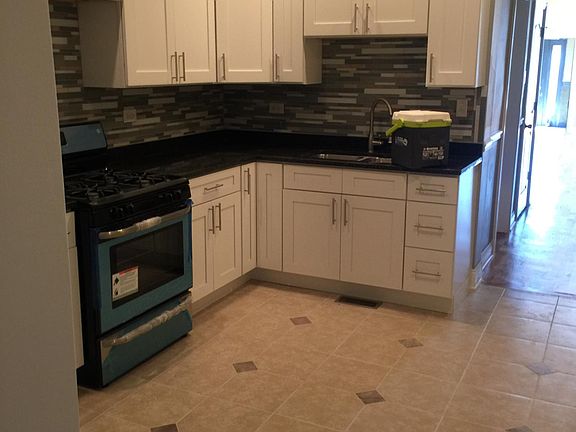 4th image of 3726 S Calumet Ave #2