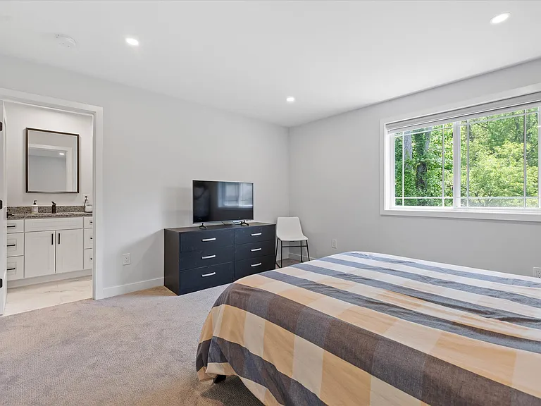 19 Willis St — Photo 12