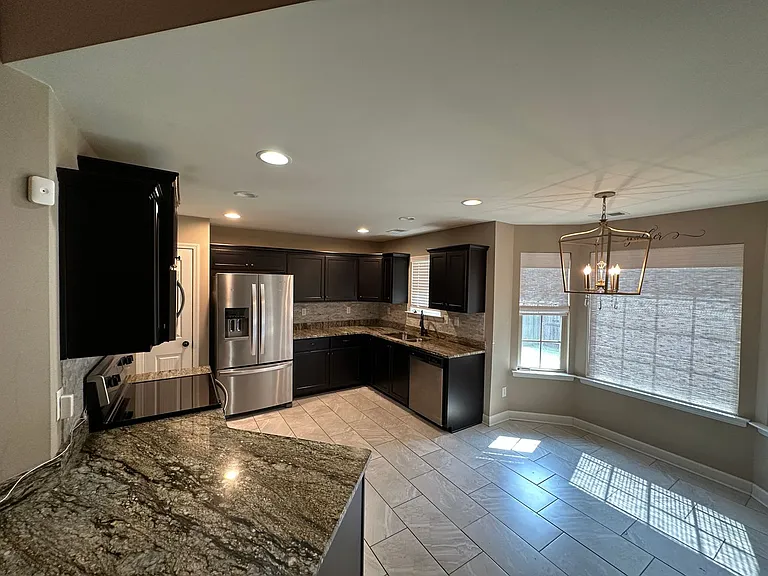 8053 Switzer Dr — Photo 8