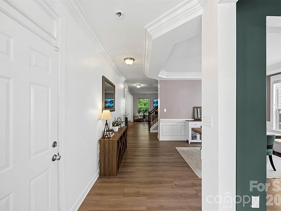 5th image of 7116 Toxaway Ln