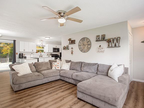 4th image of 409 Woodland Dr