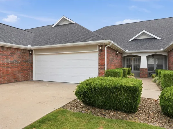 917 S Lafayette St, Rogers, AR 72758