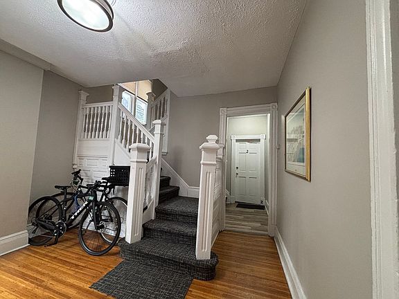 4th image of 465 Meigs St APT 4