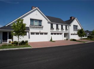 21 Honeysuckle Ln, Rye Brook, NY 10573