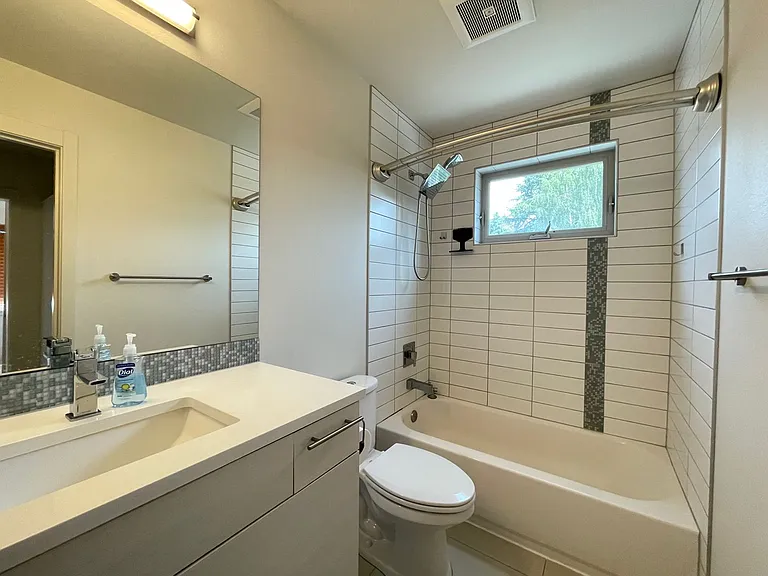3638 NE 73rd Pl — Photo 10